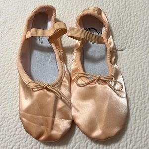 Ballet Beautiful Pull On Satin Slippers peach
